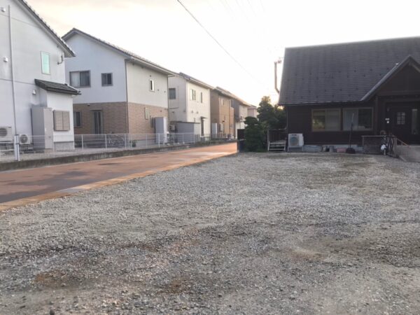 富山市の解体工事屋EIKI Inc.　フェンスと庭の解体工事を終えた光景２