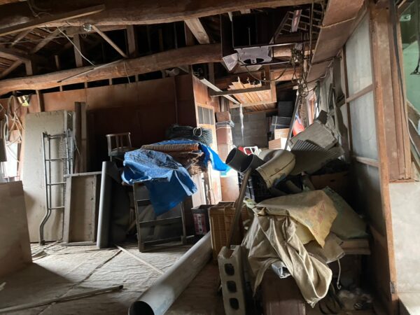 富山市の解体工事ブログ「納屋・小屋・倉庫・蔵・物置」の違い　残置物
