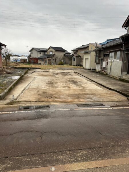 富山市の解体工事ブログ　「納屋・小屋・倉庫・蔵・物置」の違い　更地が完成