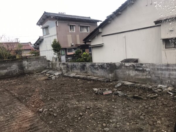 富山市で、ブロック塀の解体工事３