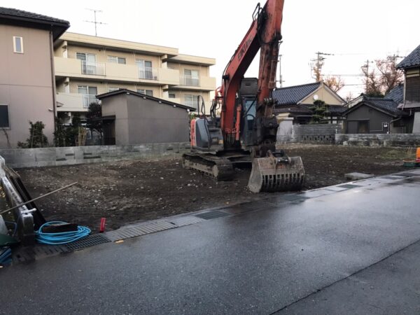 富山市の解体工事会社EIKI Inc.　コンクリートブロック塀の上部を解体して背を低くする