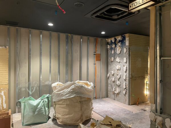 富山市の居酒屋の内装解体工事　さっらに内装解体4⃣