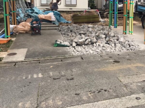 富山市の解体工事屋 株式会社エイキ　木造解体前処理