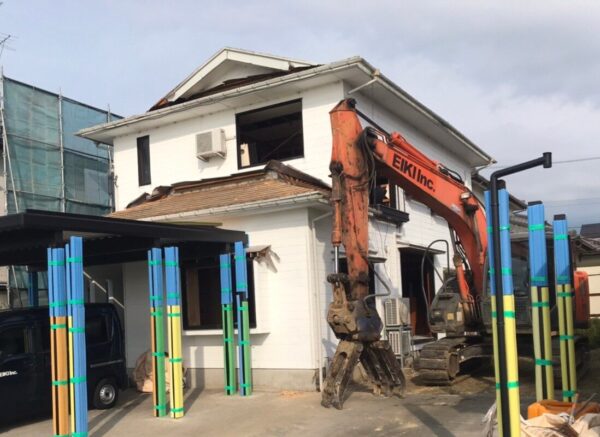 富山市の解体工事屋 株式会社エイキ　木造解体前処理